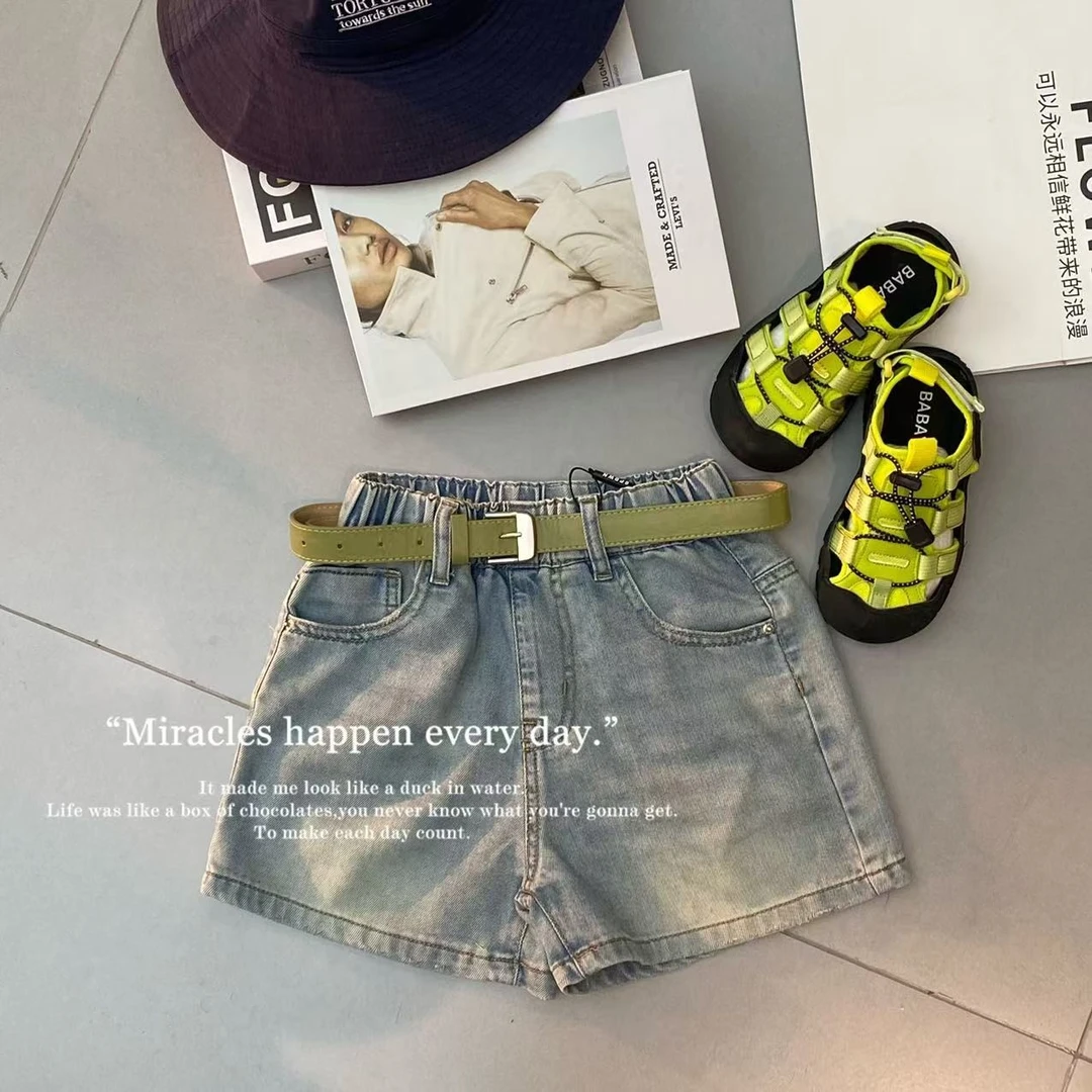 「奔跑的蜗牛」后兜刺绣牛仔短裤【X226117】