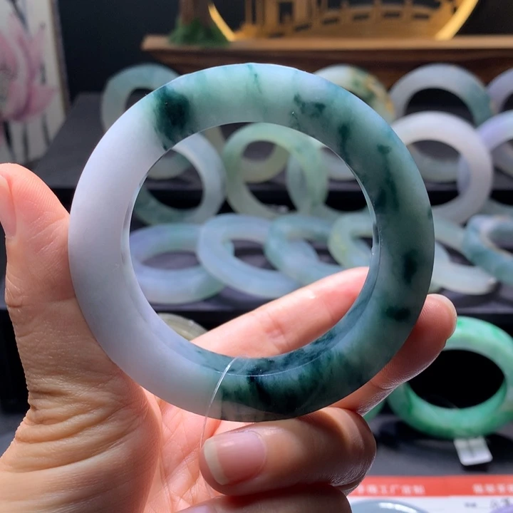 未镶嵌翡翠手镯定制翡翠