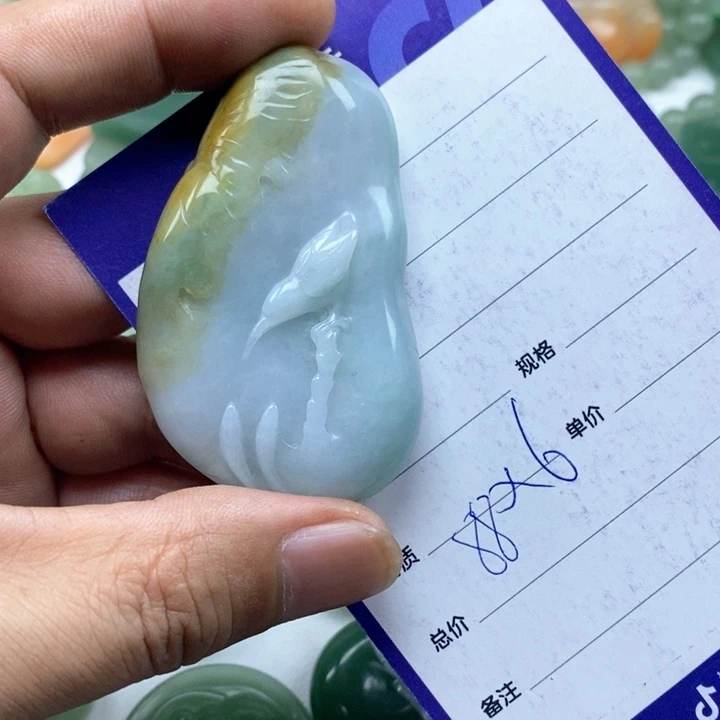 东陵石未镶嵌颈饰春*