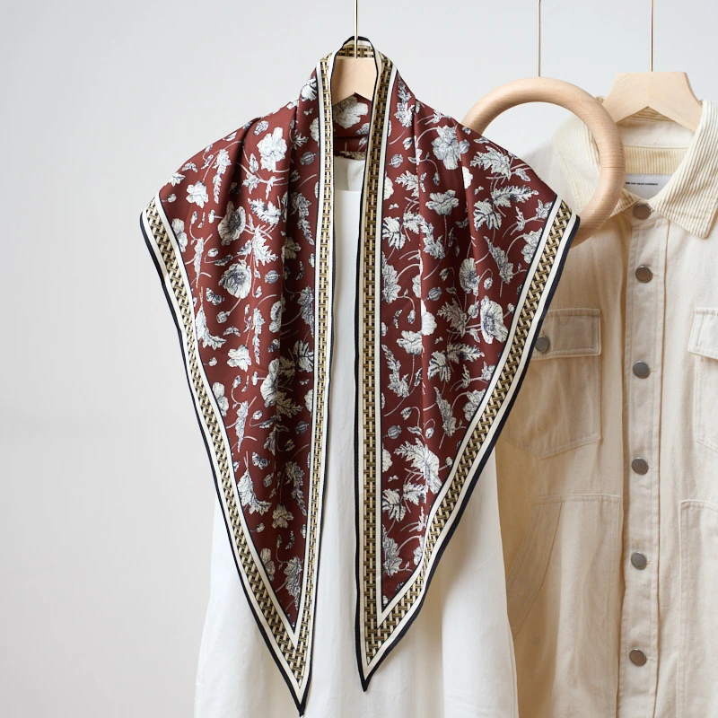 新款百搭时尚腰封三角巾时髦装饰斜角巾多功能披肩女士仿真丝丝巾