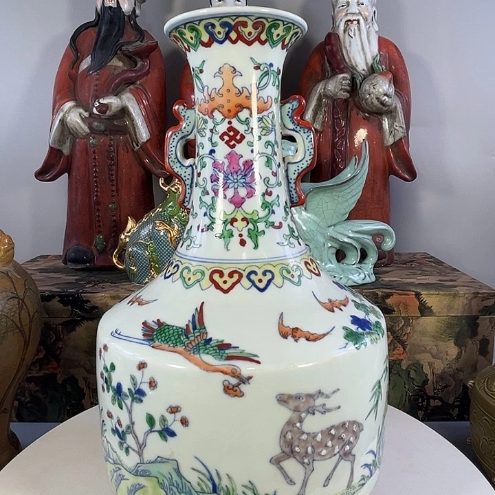 瓶斗彩花卉纹双耳瓶摆件