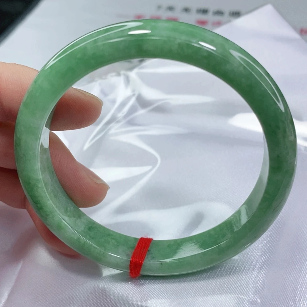 翡翠手镯未镶嵌58.5圈口