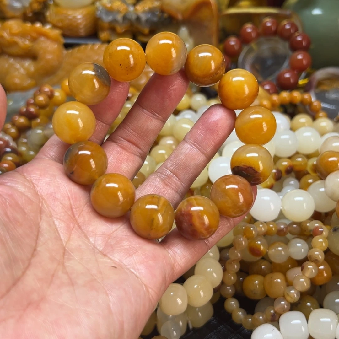 石英质玉未镶嵌颈饰