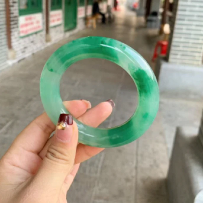 57/13.7/13.6 晴水阳绿飘花独龙玉手镯 B011206550