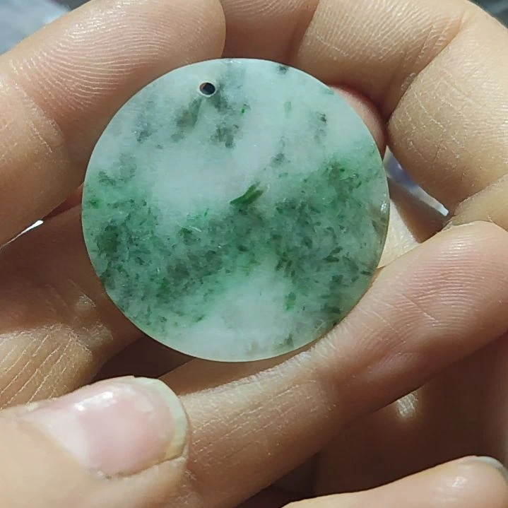 翡翠颈饰未镶嵌翡翠吊坠