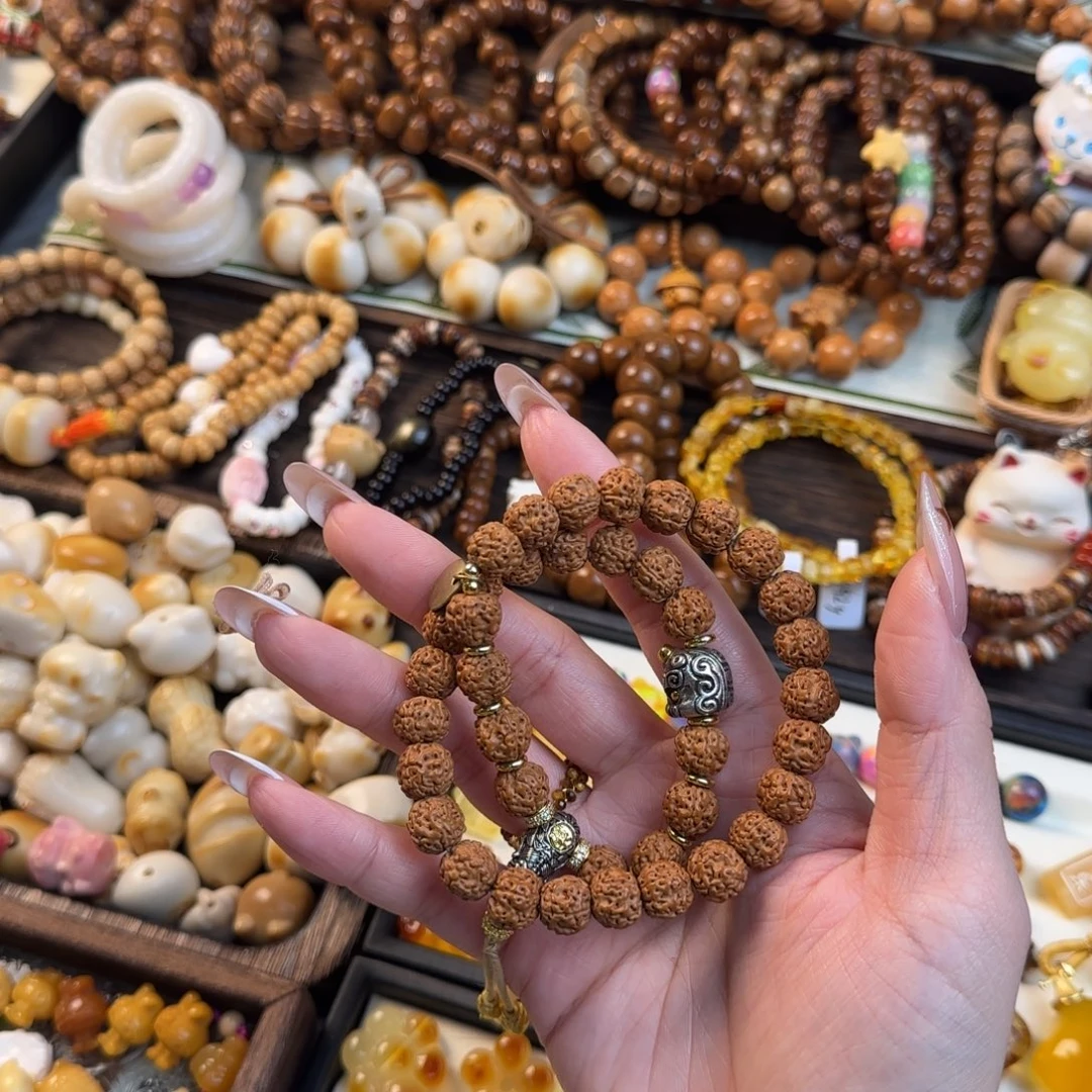 齁***袜吊坠金刚菩提金刚手持