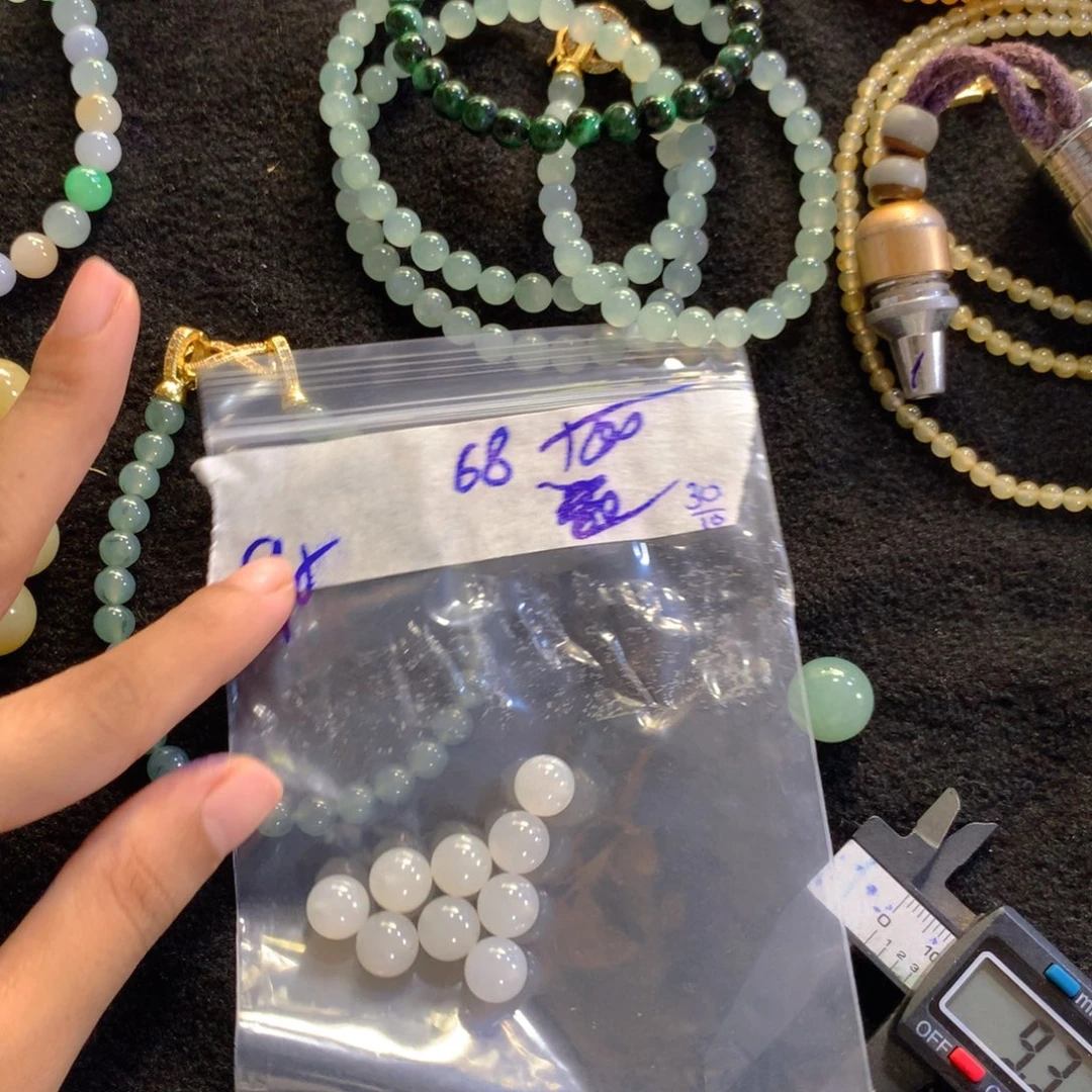 定制翡翠未镶嵌天然缅甸翡翠多样性