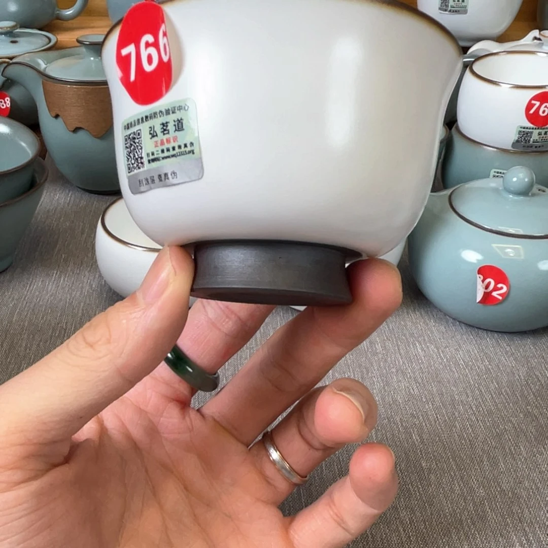 瓷片小微瑕。。。。。。。。。。