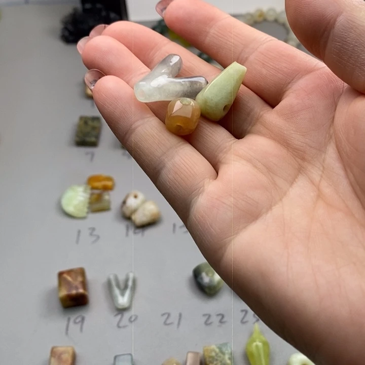 0***5蛇纹石玉未镶嵌文玩配饰百搭款