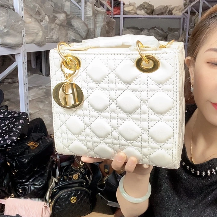 蚕丝小牛剖层皮革PU