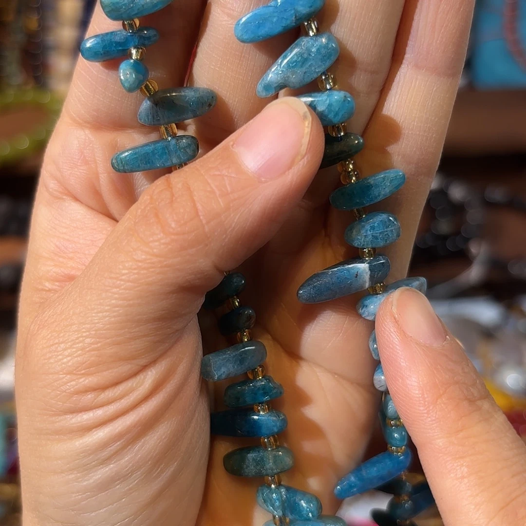 玛瑙/玉髓未镶嵌珠宝半成品磷灰石长牙一条