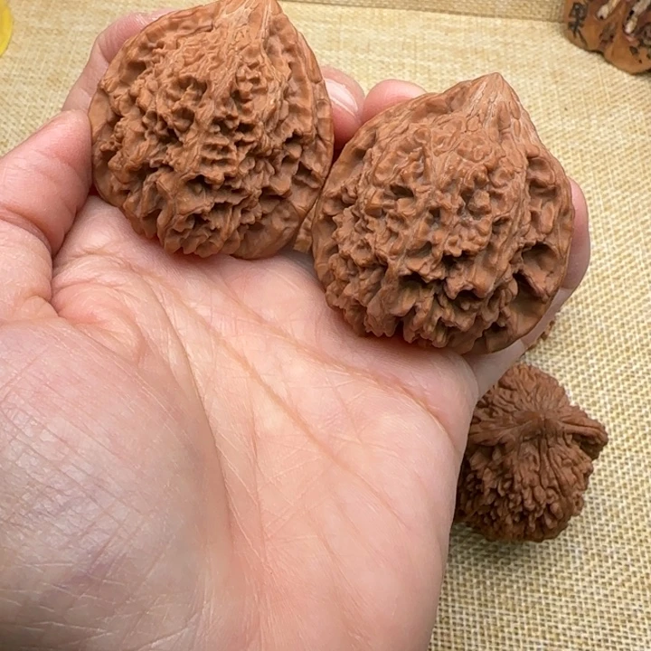 不***某文玩核桃吊坠满天星41高尖