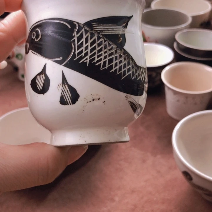 磁州窑纯手工白底黑绘茶杯有瑕
