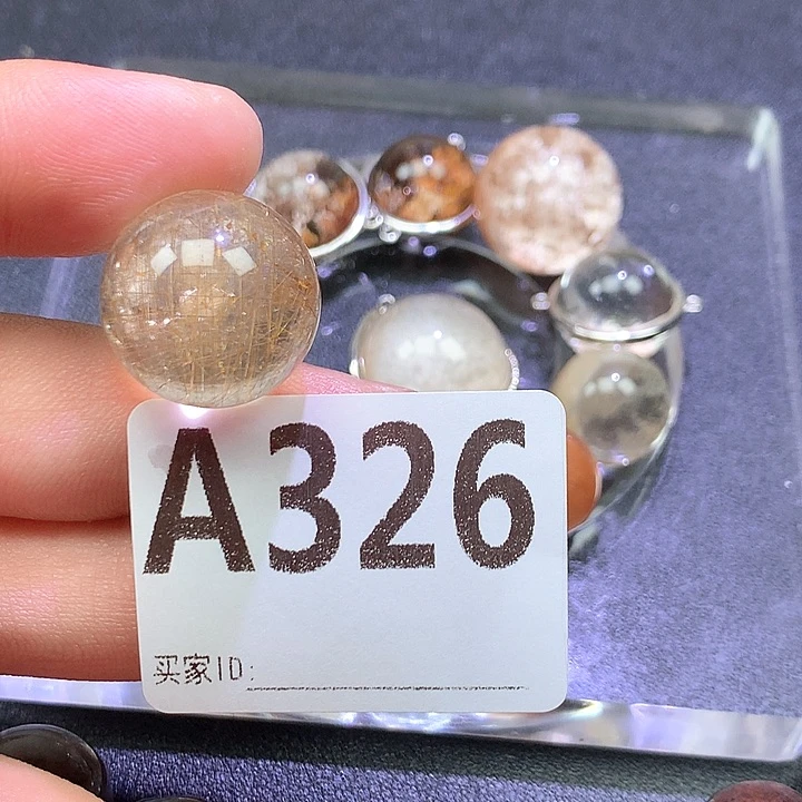 未镶嵌颈饰水晶d****r