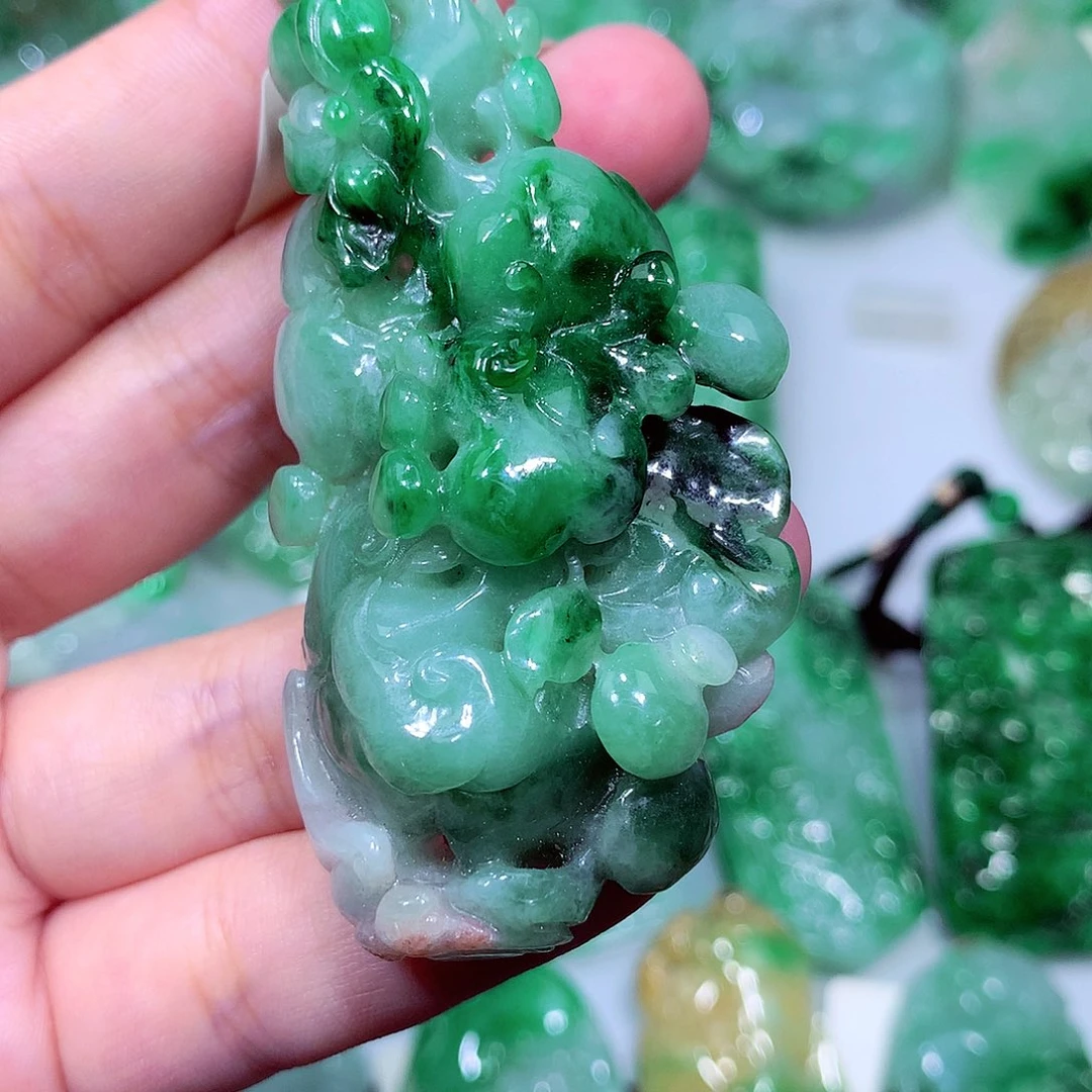 吊坠(不含链)未镶嵌翡翠