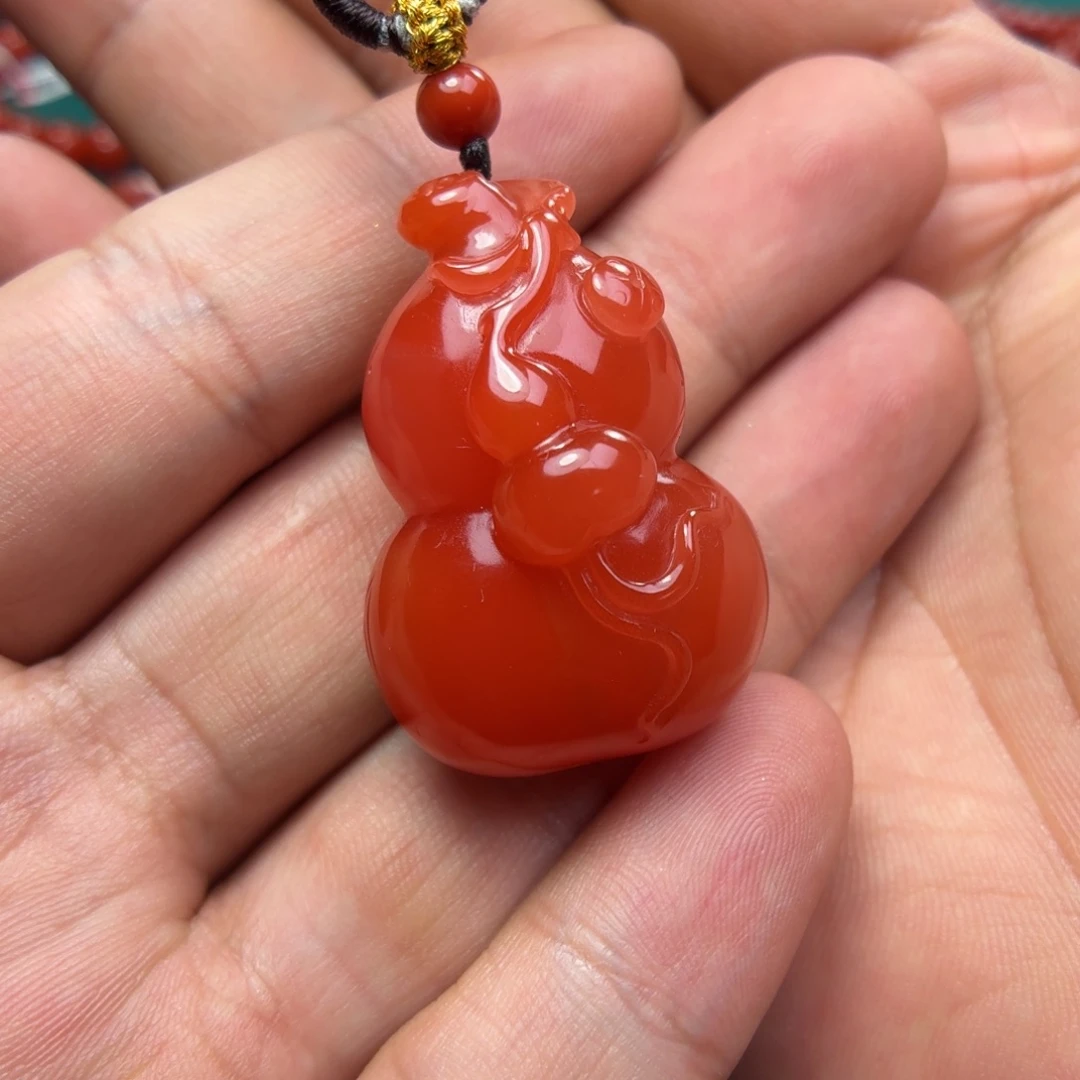 T***T未镶嵌吊坠南红玛瑙