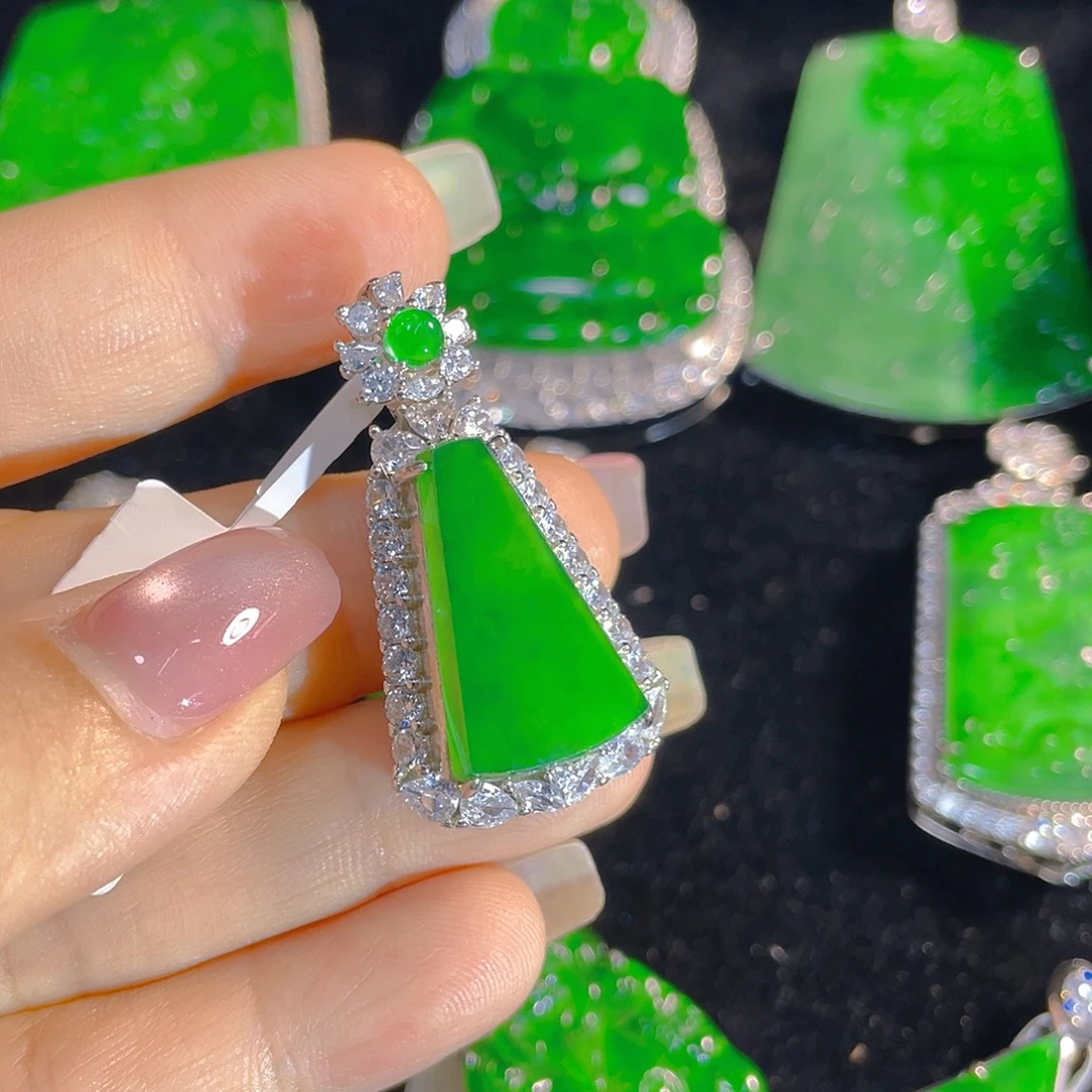 翡翠银S925镶嵌颈饰翡翠