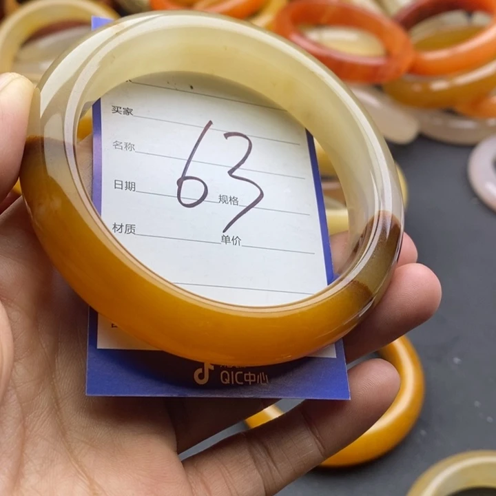 未镶嵌手镯石英质玉