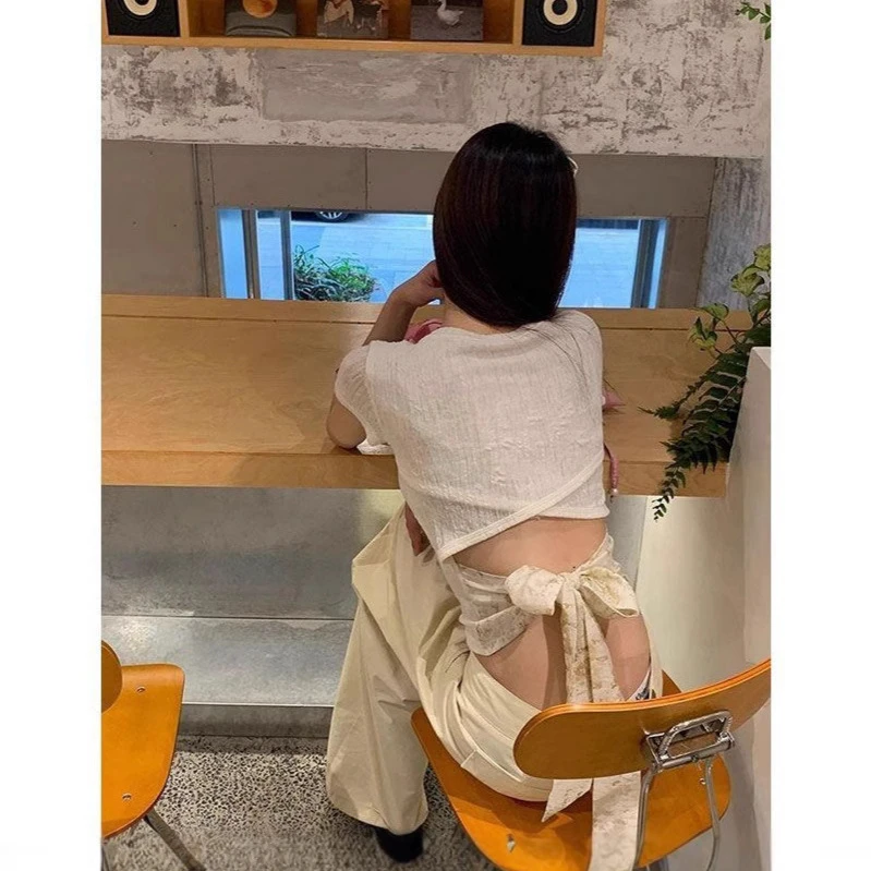 小心机后背镂空蝴蝶结系带短袖T恤女夏季洋气别致小衫甜辣妹上衣