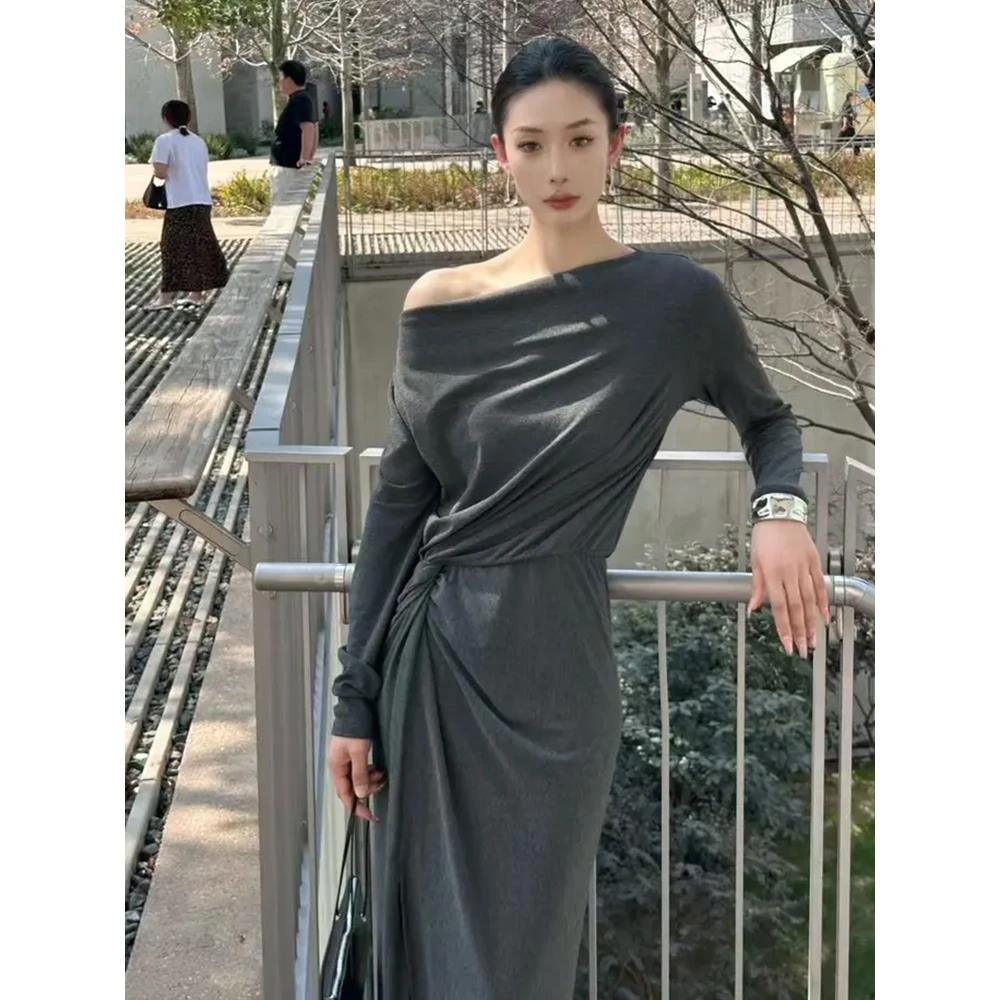 早秋重要场合女神范气质高级感上流社会灰色斜肩收腰显瘦连衣裙子