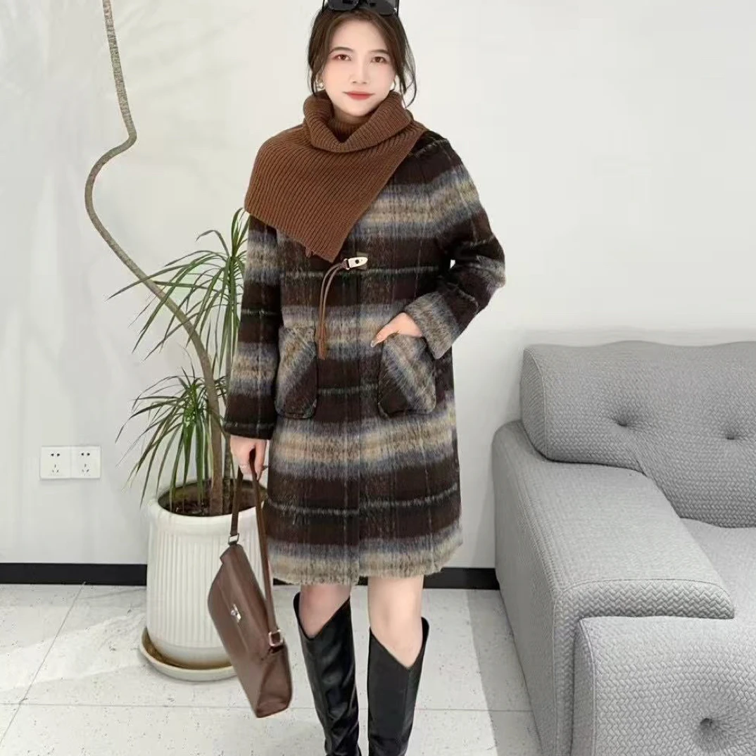 24021衣80冬新款原版设计高品韩版大衣时尚格子无围巾中长款外套