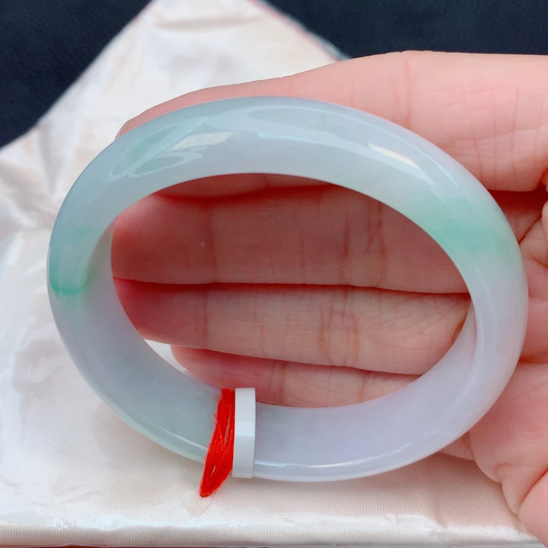 翡翠未镶嵌手镯54贵妃 细糯化白底青轮胎镯