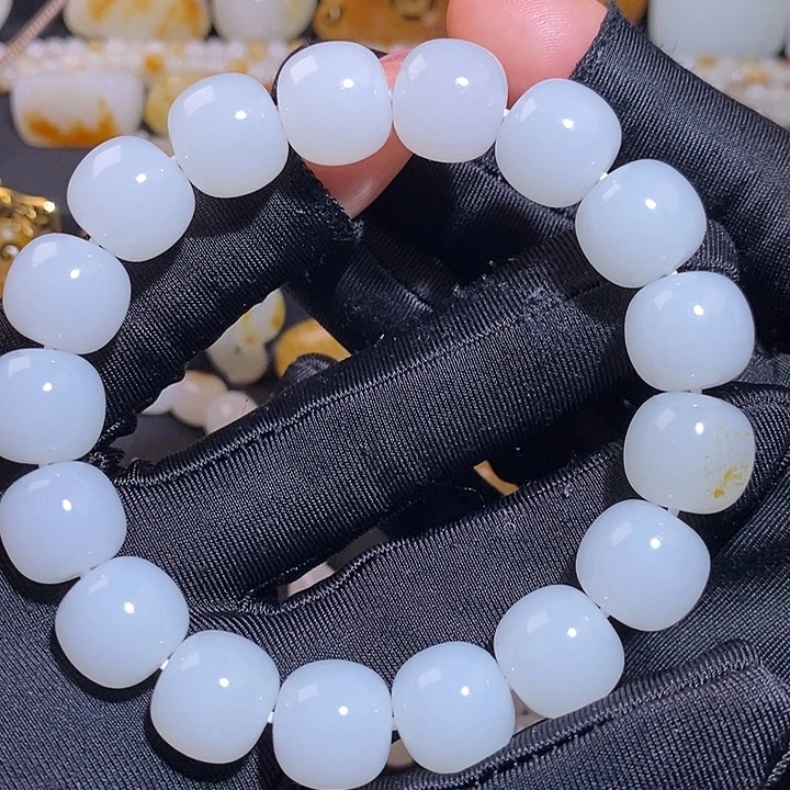 茗***毫和田玉未镶嵌手链