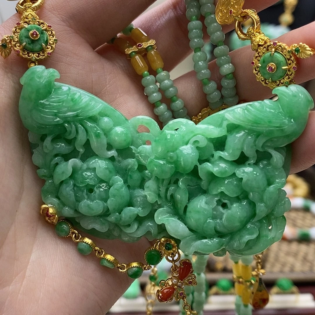 翡翠未镶嵌颈饰吊坠