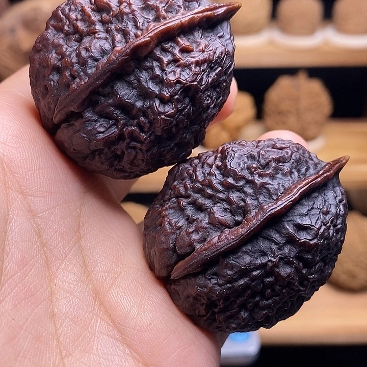 文玩核桃吊坠绣花鞋39