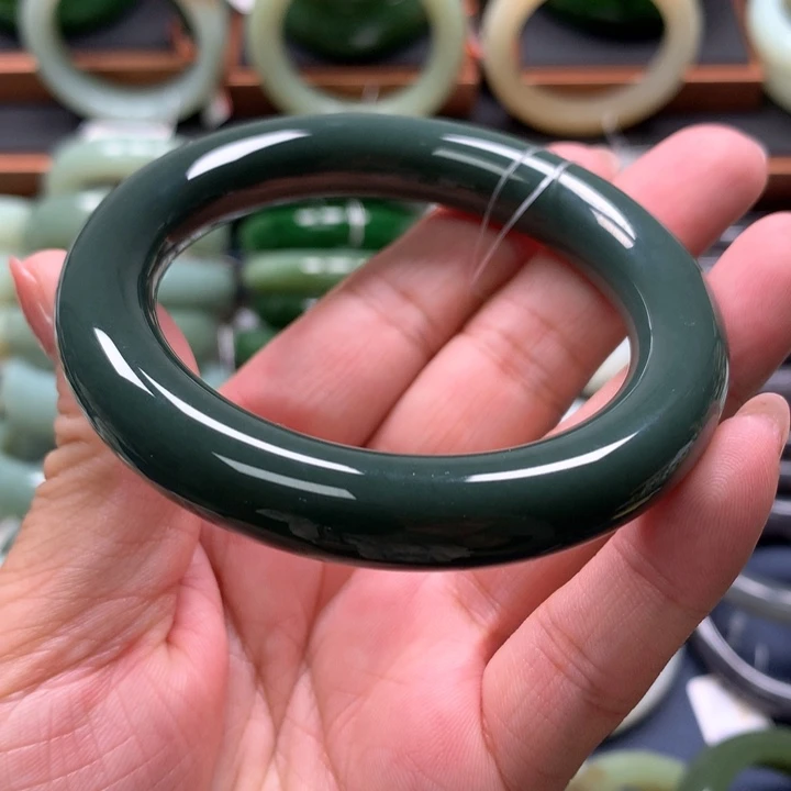 【闪购商品】未镶嵌手镯和田玉（碧玉）