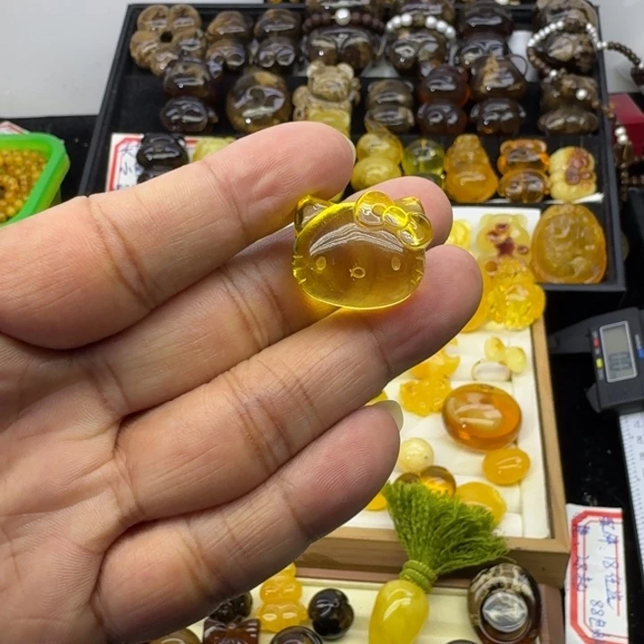 蜜蜡未镶嵌颈饰kt 头