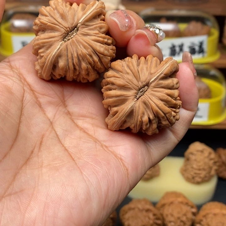 文玩核桃吊坠?*43全品四座楼