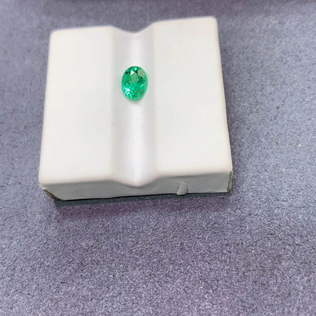 裸石未镶嵌祖母绿0.71ct 1