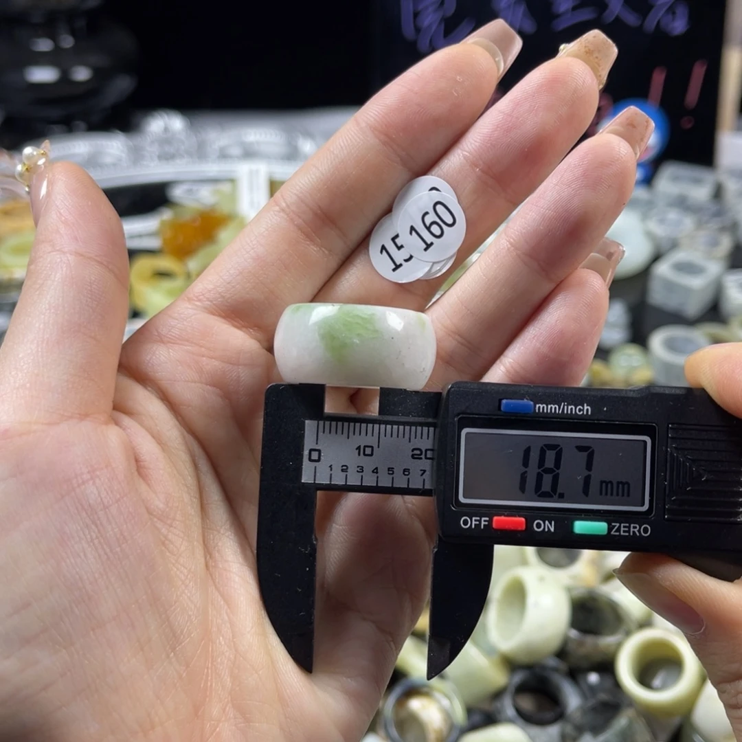 蛇纹石玉未镶嵌戒指