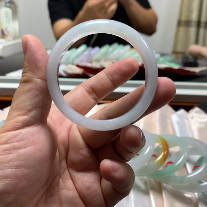 翡翠未镶嵌手镯买断