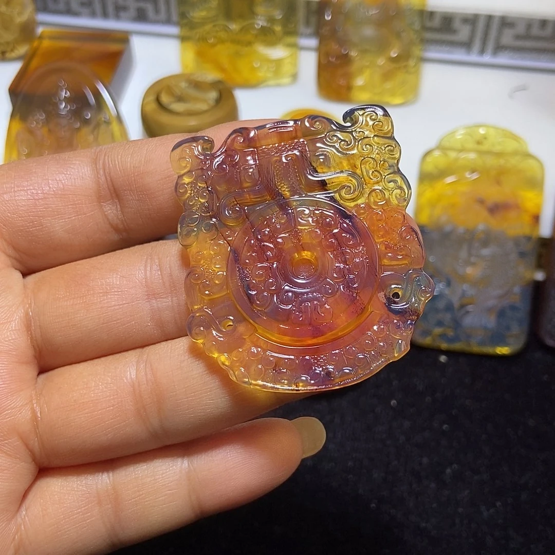 琥珀颈饰未镶嵌缅甸天然琥珀吊坠