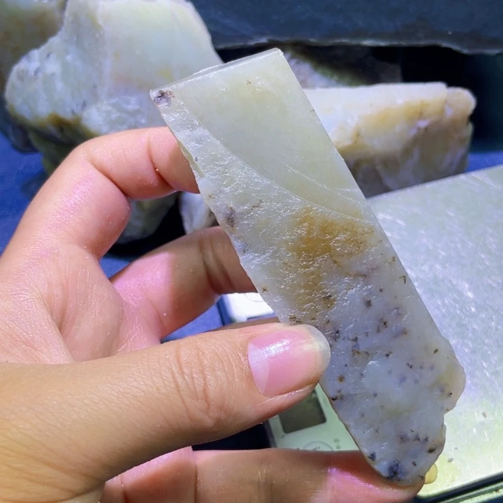 和田玉未镶嵌珠宝半成品