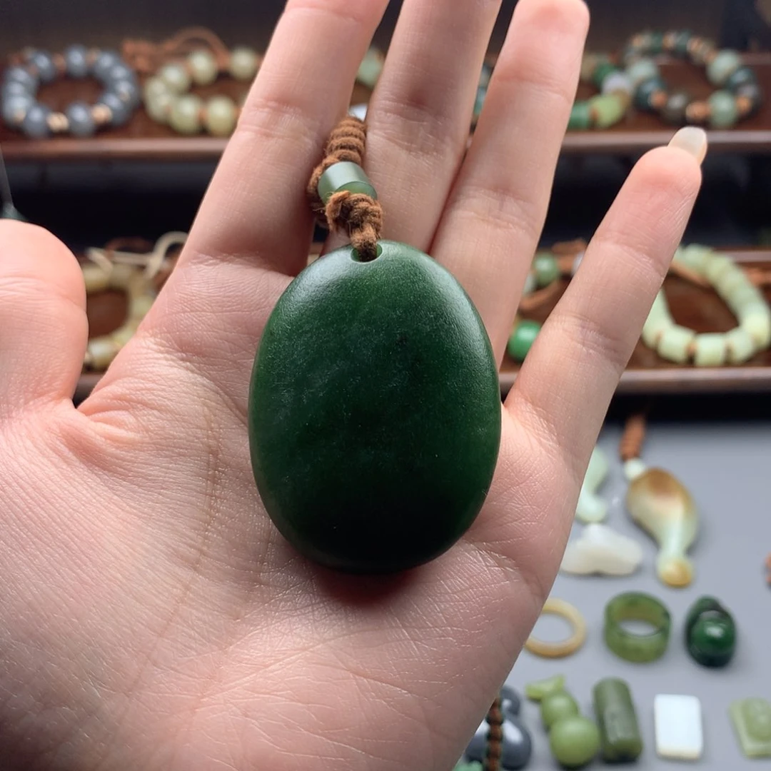 颈饰未镶嵌和田玉（糖玉）?**盼