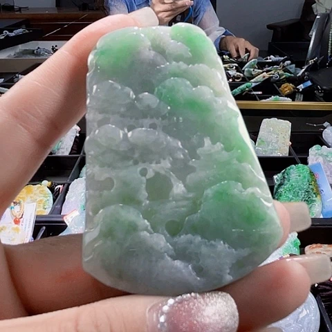 颈饰未镶嵌翡翠一个
