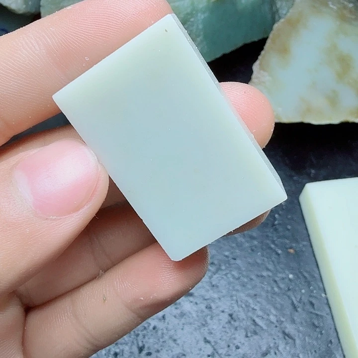 和田玉（糖玉）未镶嵌珠宝奇石