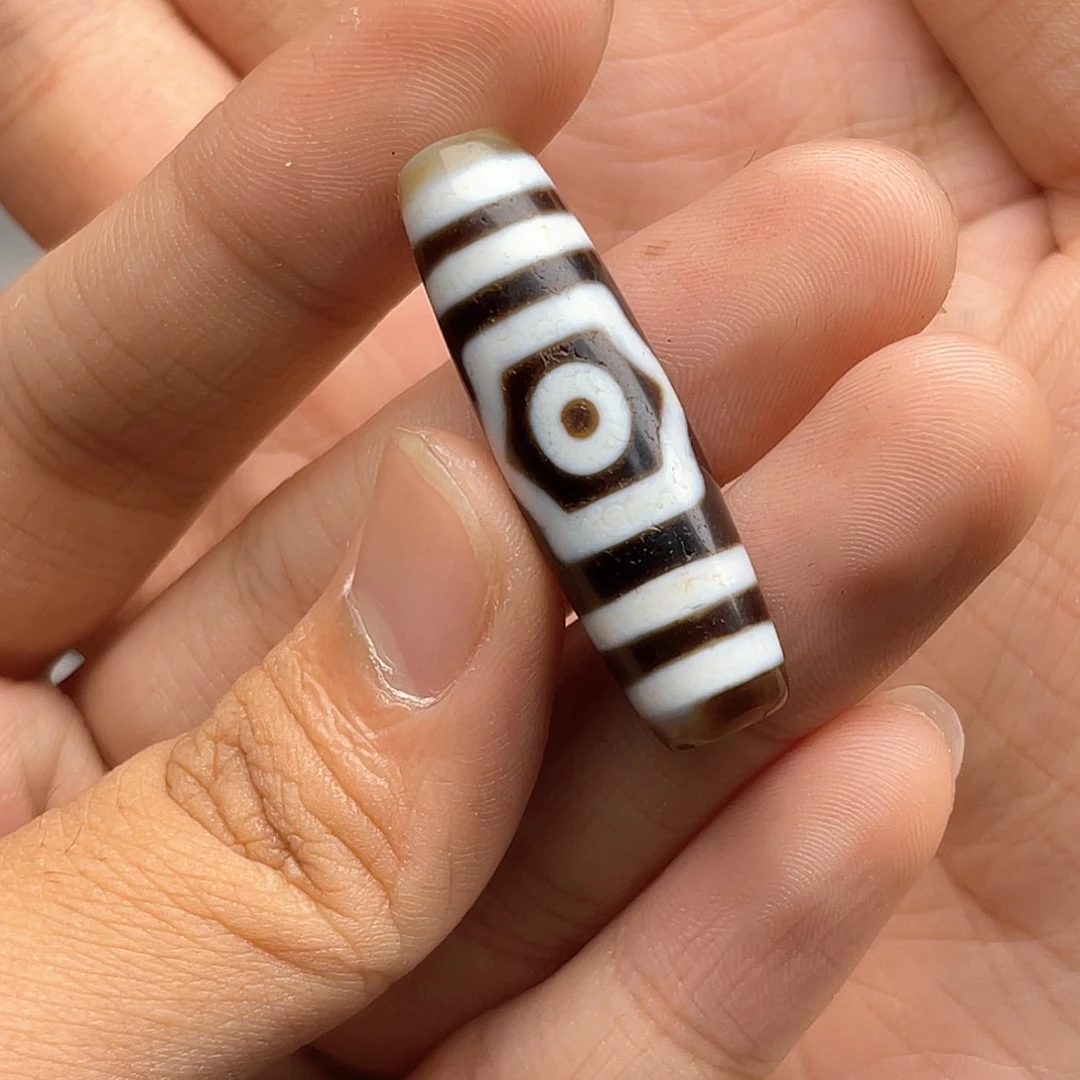 玛瑙/玉髓颈饰未镶嵌香****呐