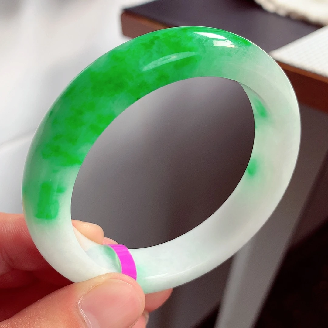 翡翠手镯未镶嵌缅甸翡翠