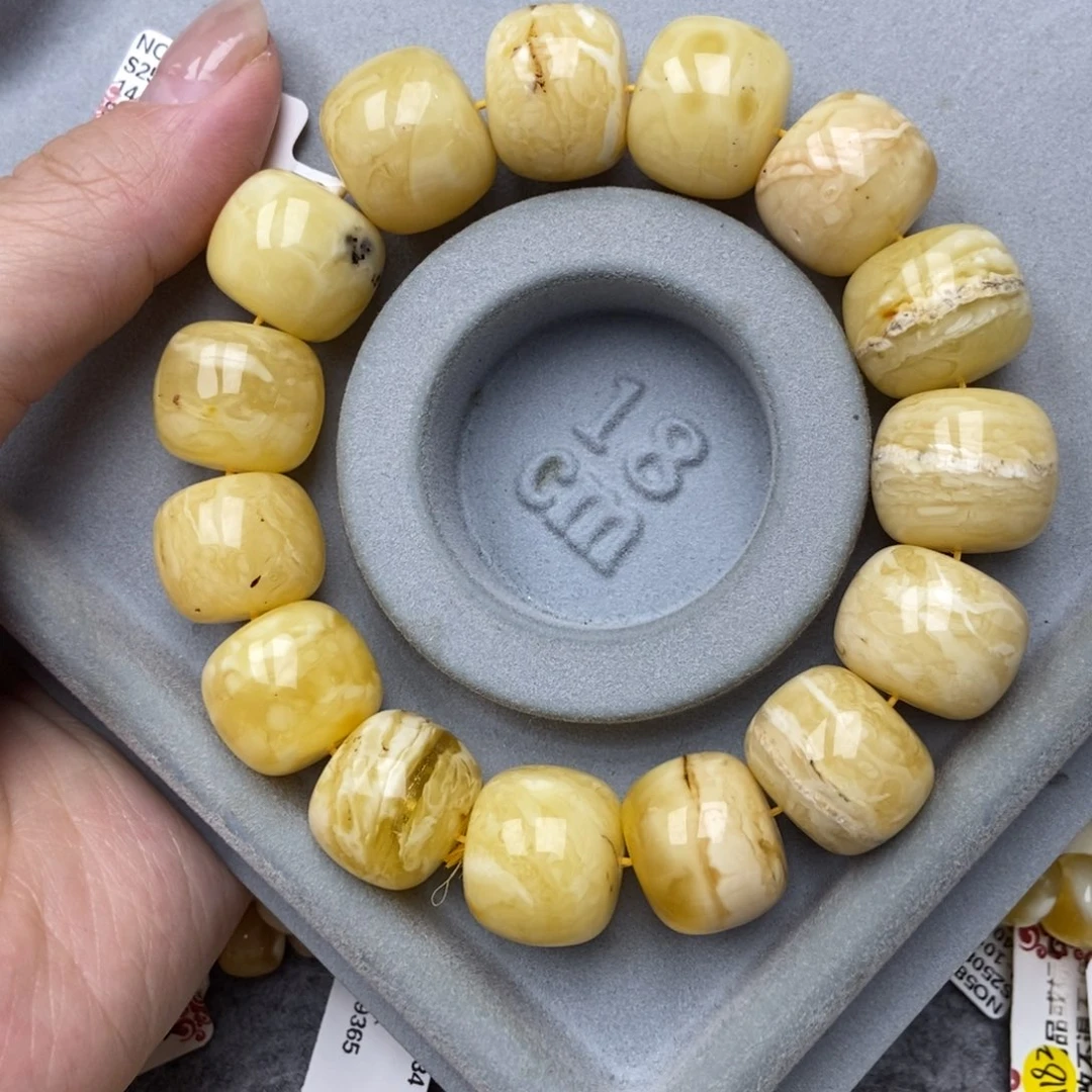 琥珀未镶嵌珠宝奇石37