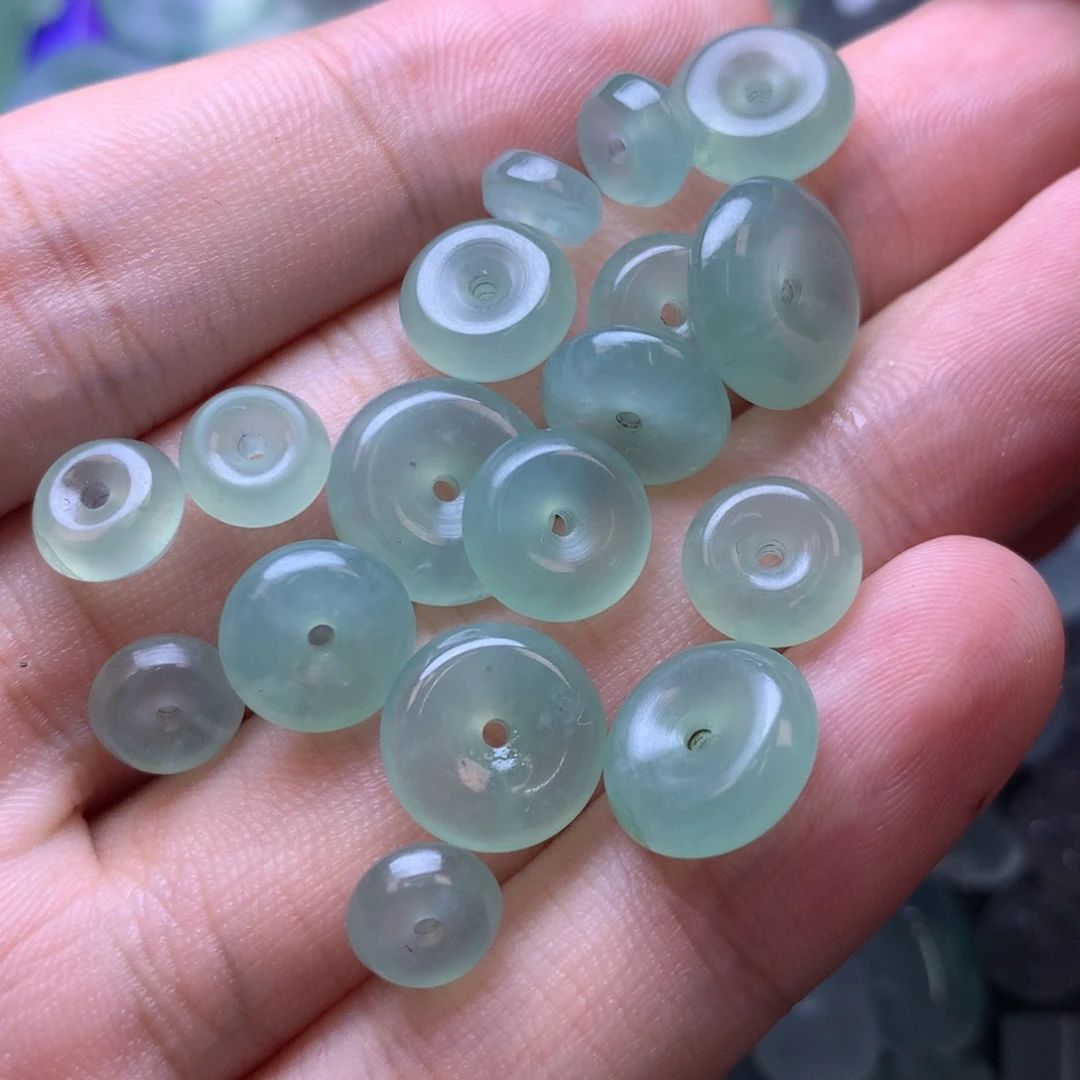 定制翡翠未镶嵌挂件