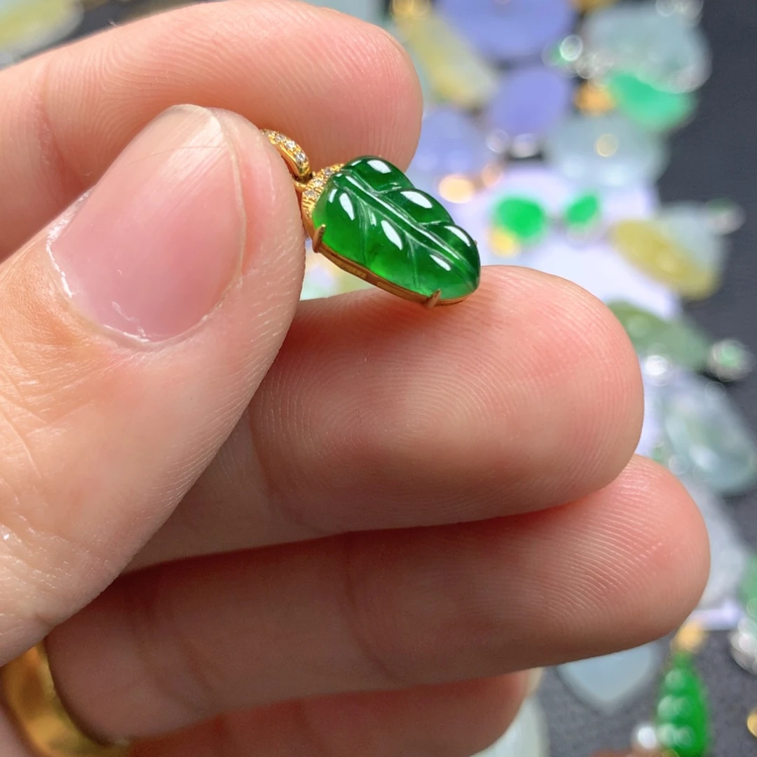 【闪购商品】翡翠颈饰18K金镶嵌翡翠