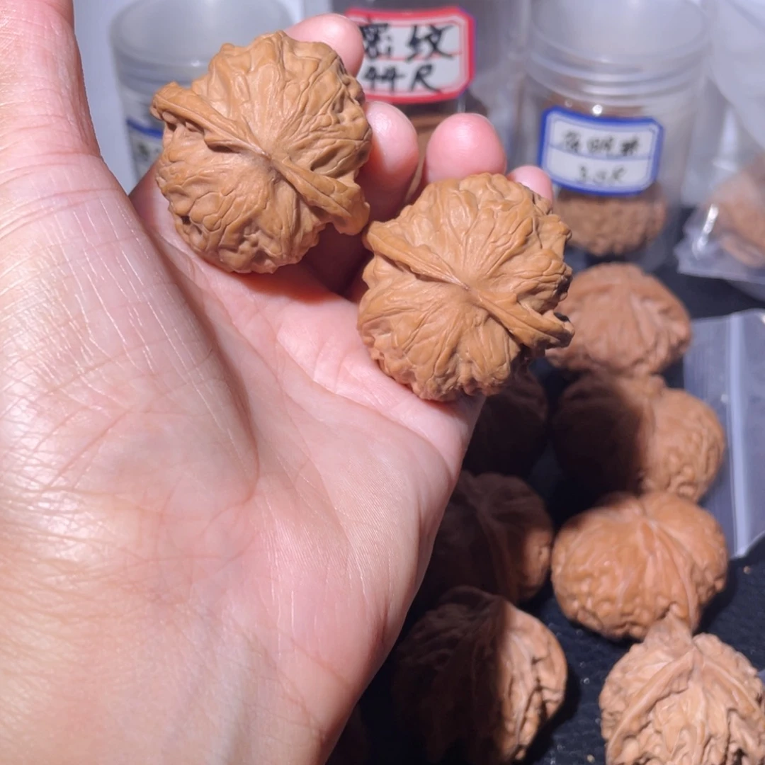 吊坠桃核8****s40尺野狼，