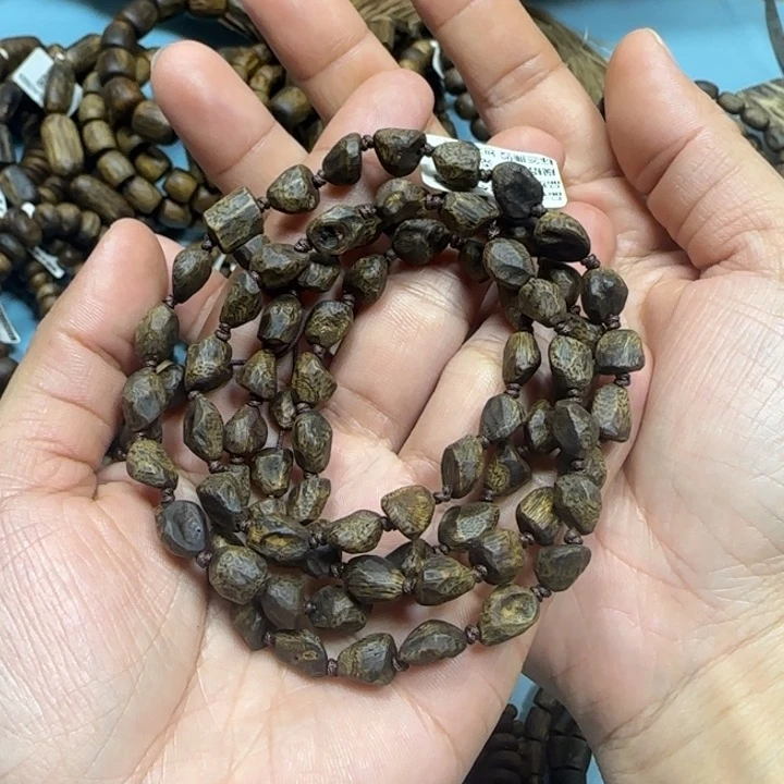 沉香手串Z*** 沉水张勺子多样性发货一条卡7-18克