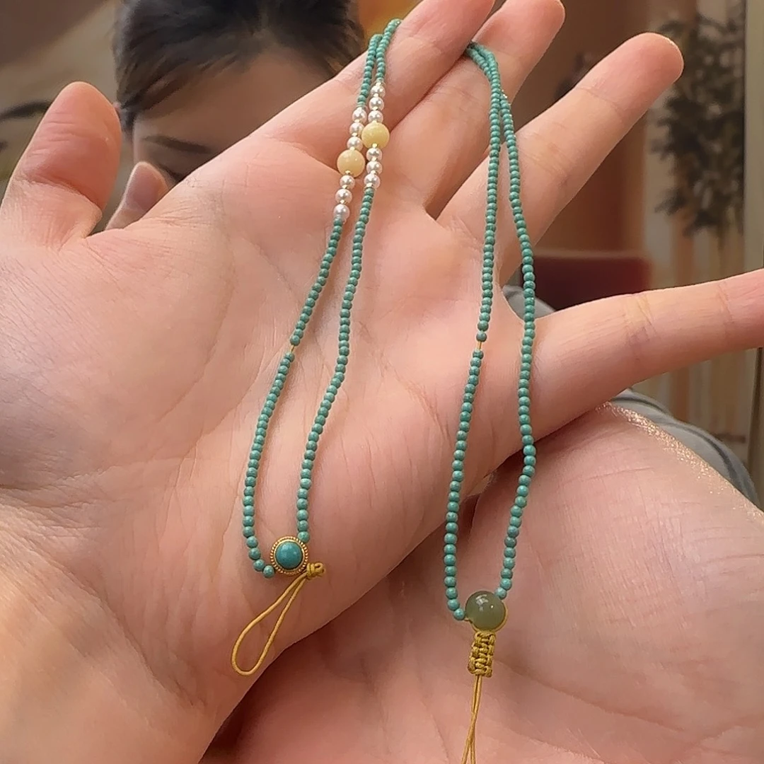 绿松石未镶嵌颈饰