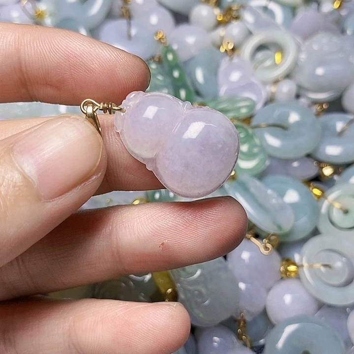 翡翠未镶嵌颈饰天然A货翡翠