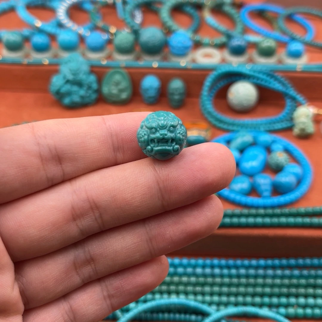 绿松石未镶嵌珠宝奇石